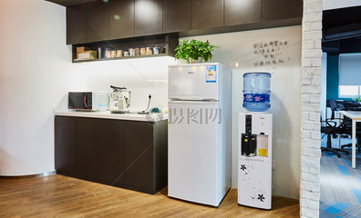 辦公茶水間圖片素材免費(fèi)下載 提升工作效率與舒適度的視覺(jué)資源